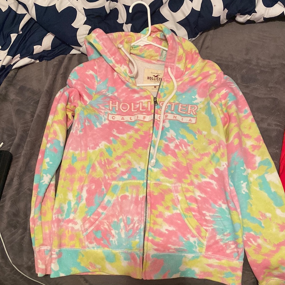 It’s a size medium and I only wore it once